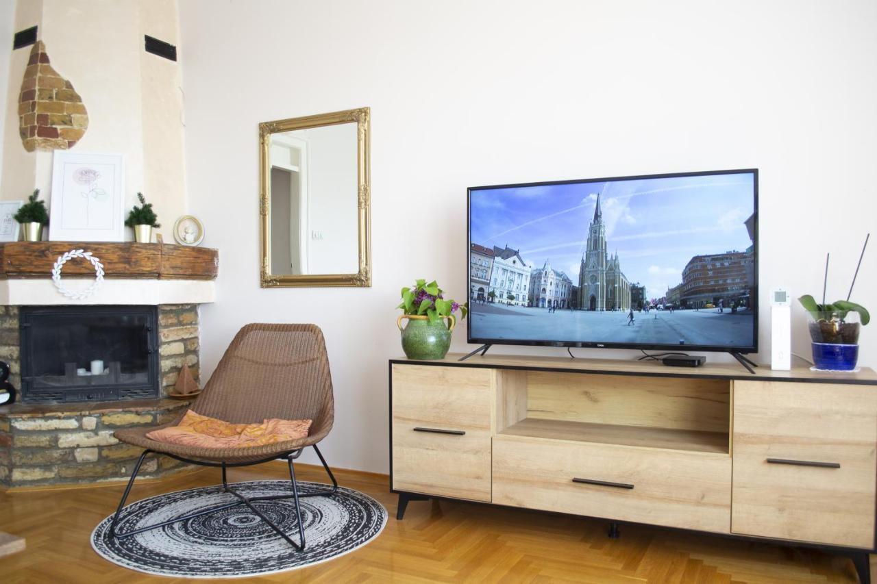 Nicola'S Appartement Novi Sad Buitenkant foto
