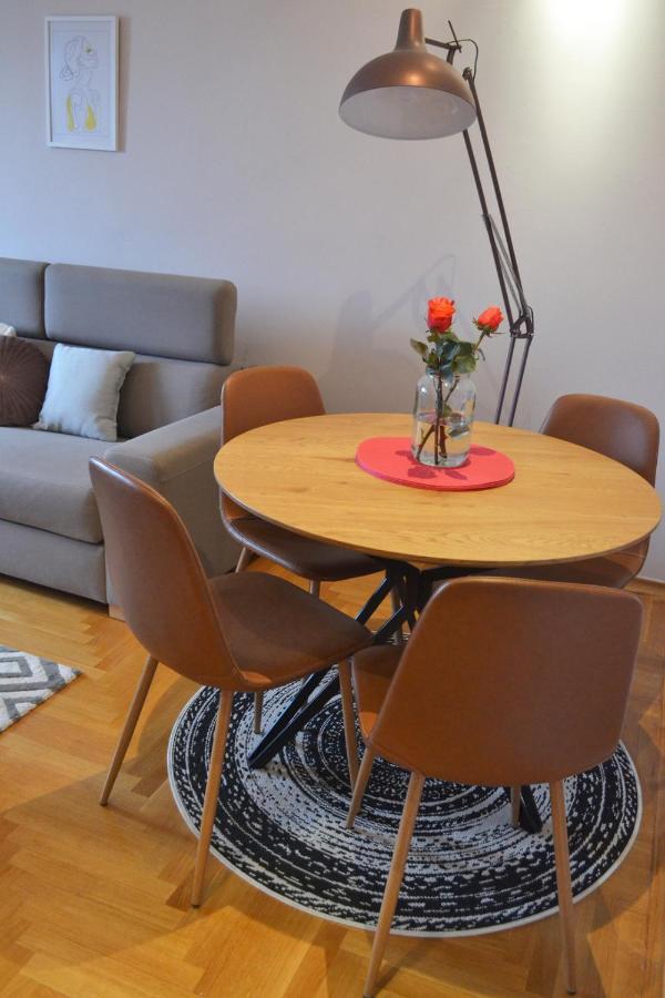 Nicola'S Appartement Novi Sad Buitenkant foto
