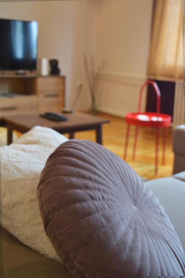 Nicola'S Appartement Novi Sad Buitenkant foto