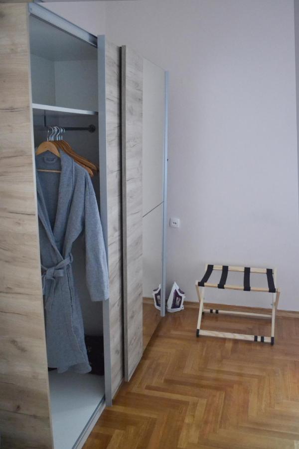 Nicola'S Appartement Novi Sad Buitenkant foto